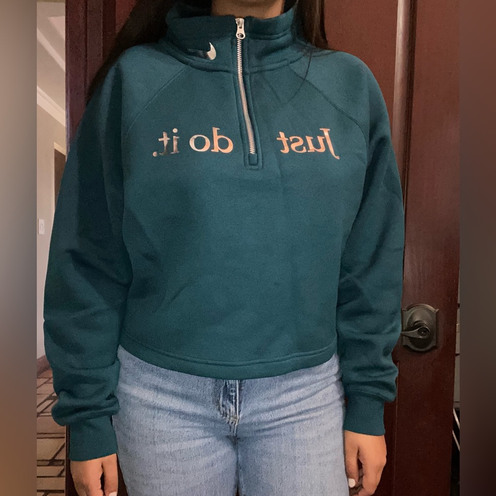 Nike Quarter Zip Metallic Logos